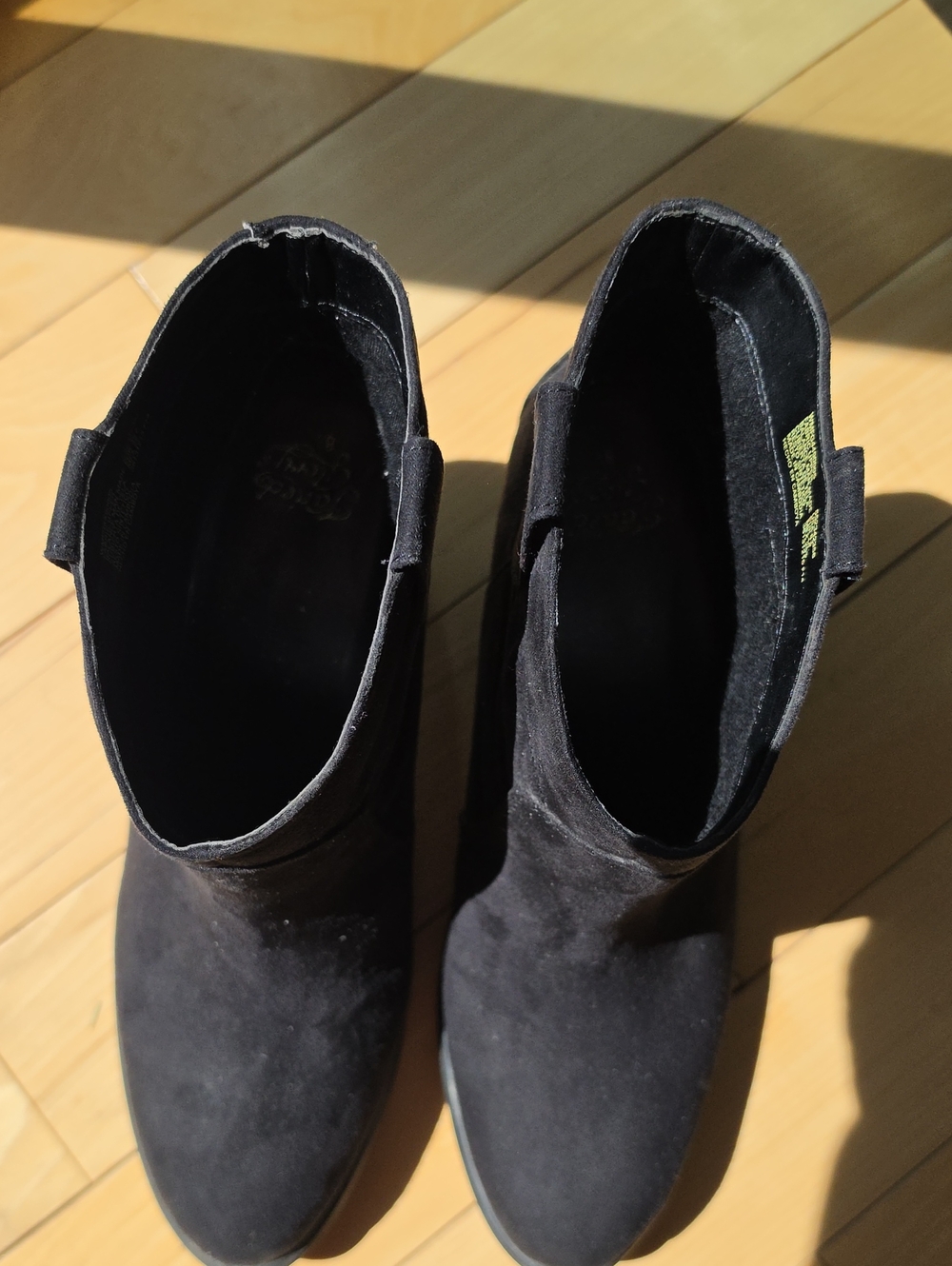 Faded Glory Black Suede Ankle Boots